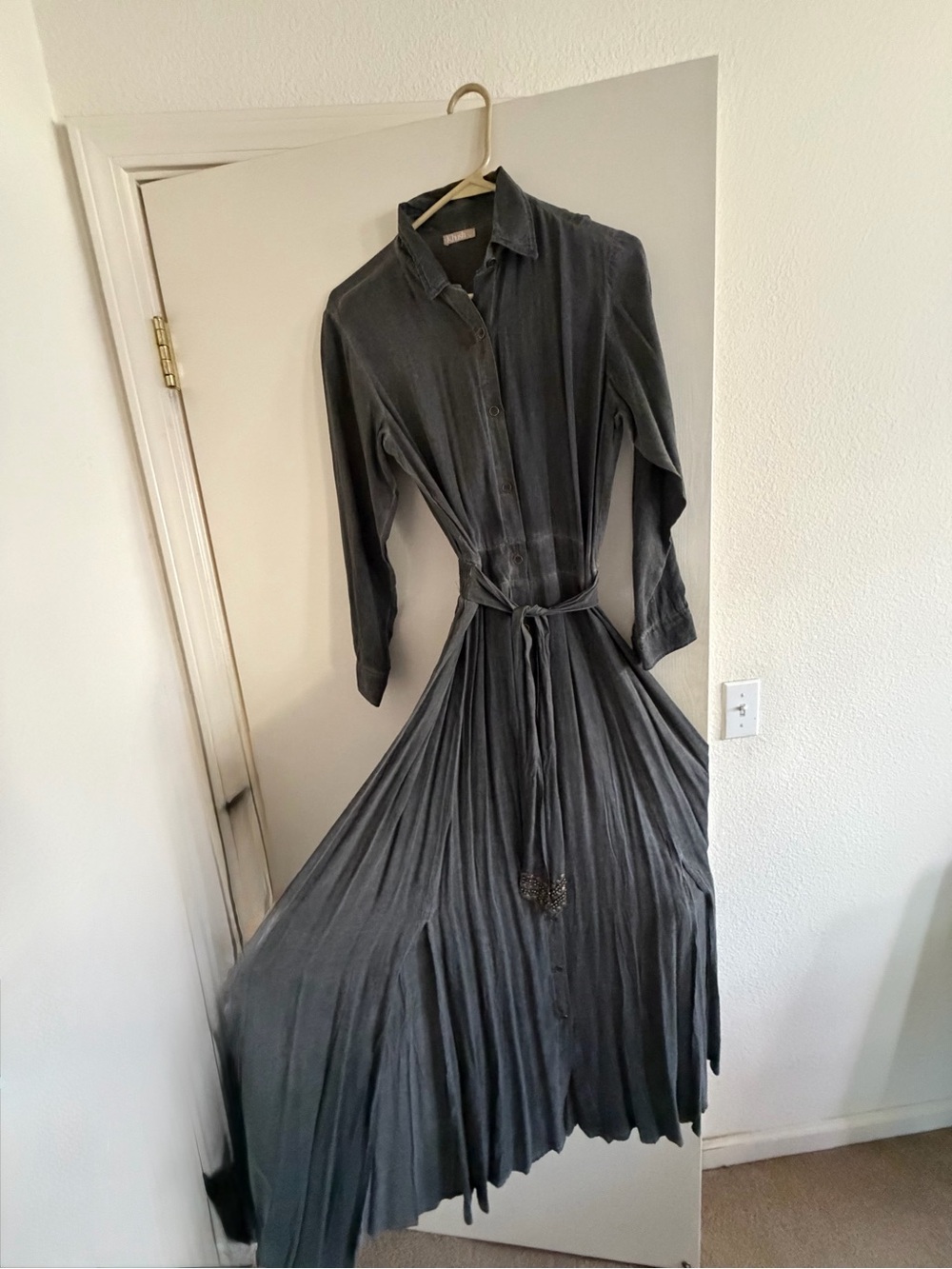 Khush Gray Long-Sleeve Pleated Maxi Shirt Dress with Waist Tie